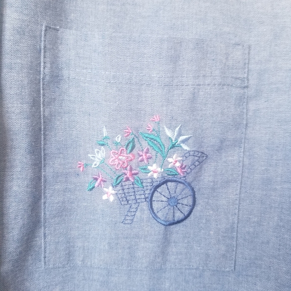 Women's chambray short sleeve button front top - Picture 6 of 7